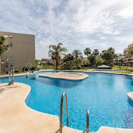 Malagasuite Playamar Terrace And Pool Apartment